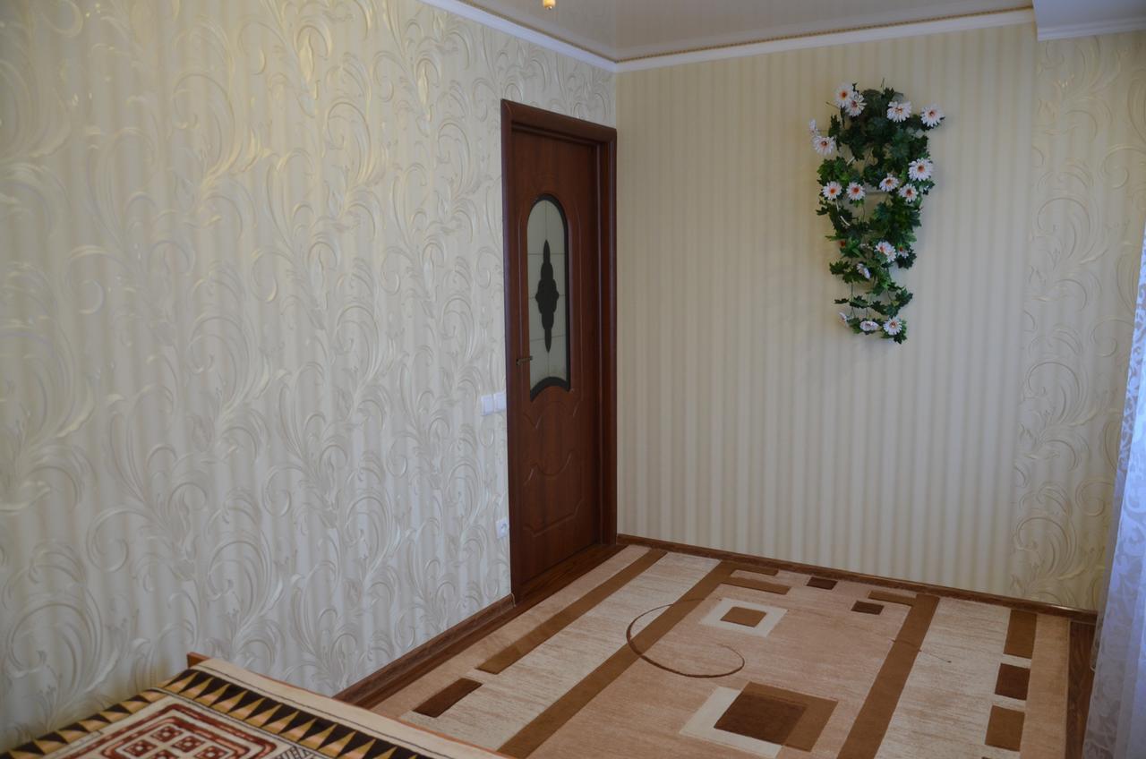 Ветеринарный Apartment Berdychiv Exterior foto